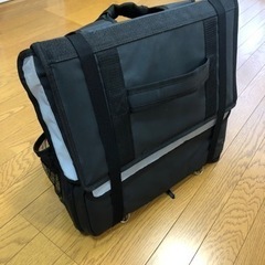 Uber eatsのバッグ ご自宅までお届け可能な場合ありの画像