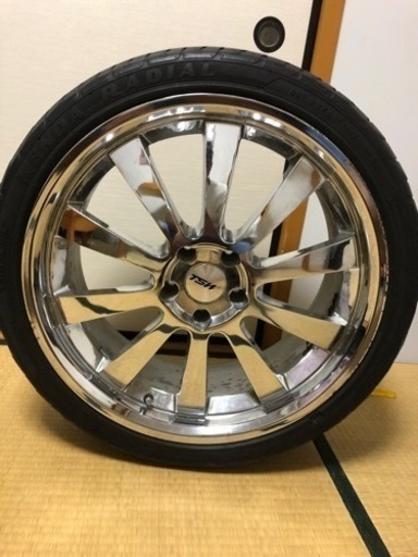 タイヤとホイール4本セット　20インチ