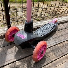 キックボード3輪の画像