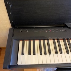 電子ピアノの画像
