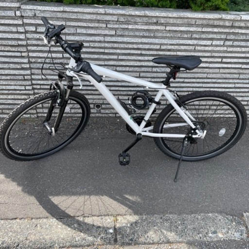 【超美品】Tigora バイシクル　マウンテンバイク　お値下げしました‼︎  札幌　7段変速あり　ジュースホルダー　ロックホルダーあり　26インチ　ホワイト