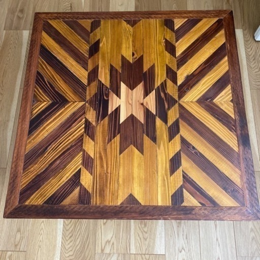 ヘリンボーンテーブル