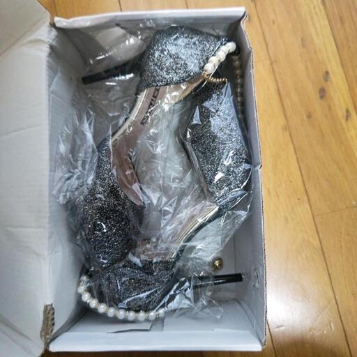 新品未使用パンプス