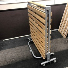 無料　折り畳みベッド