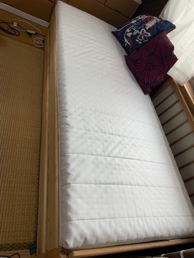 イケヤ　ダブルベッド　UTAKER