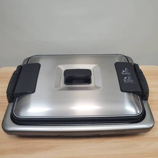 期間限定・特別価格未使用！ TIGER タイガー CPV-H130 2011年製　ホットプレート 家電
