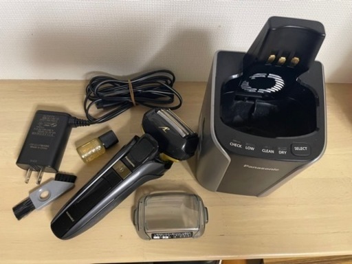 パナソニック　ラムダッシュ　ES-ELV7D 5枚刃　使用少　洗浄器付き
