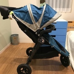 乳児用ベビーカー&カーシート Baby Jogger 手渡し希望の画像