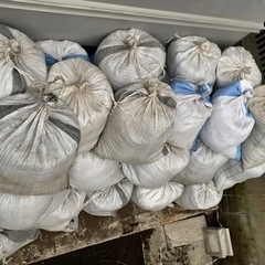 報酬2000円 庭から出た土　土のう 残土 ガーデニングの画像