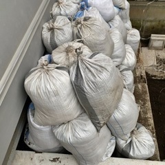 報酬2000円 庭から出た土　土のう 残土 ガーデニングの画像