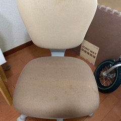学習椅子