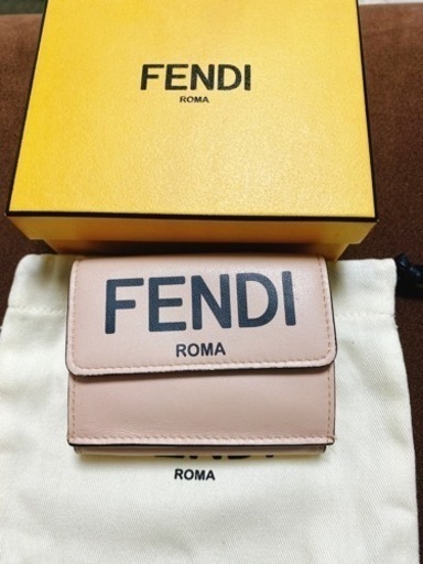 FENDIミニウォレット