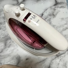 東芝　コードレススチームアイロン　数回のみ使用です！！