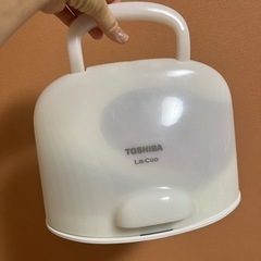 東芝　コードレススチームアイロン　数回のみ使用です！！の画像