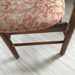 カリモク　椅子の画像