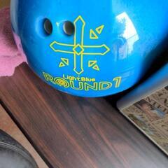 ボーリング玉とワンピースケースの画像