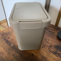 【決まりました】小さいゴミ箱