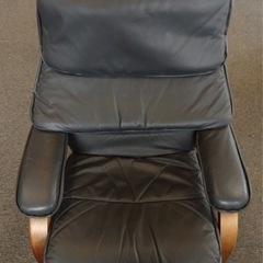 【中古品】冨士ファニチア FUJI FURNITURE リクライニングチェア&オットマン 本革 レザーの画像