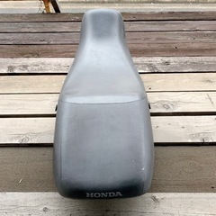 ホンダ FTR223 純正シートの画像