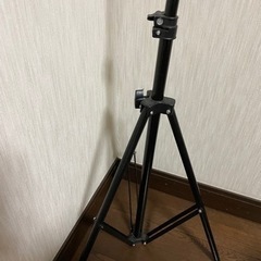 撮影用　背景　スクリーンと骨組みのセット　汚れありの画像