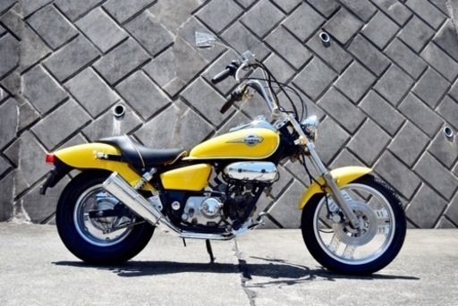 ホンダマグナ50 珍しいイエロー　マグナフィフティ