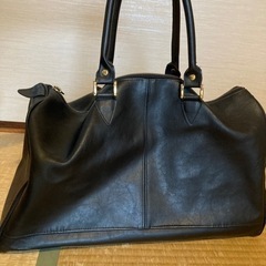 黒の皮バッグ　一泊用くらいの画像