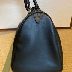黒の皮バッグ　一泊用くらいの画像