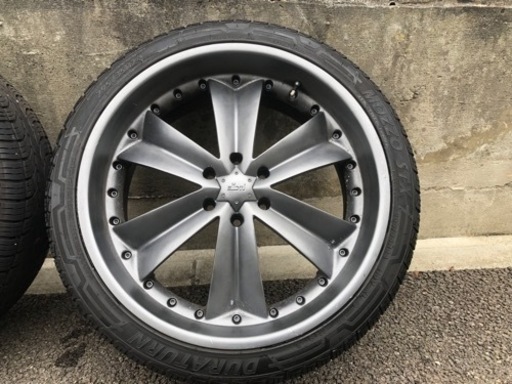 バリ山　NICHE製24インチ10j+35 PCD139.7 295/35/R24　エスカレード　ユーコン　デナリ　タホ　サバーバン　