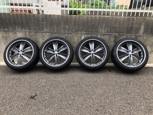 バリ山　NICHE製24インチ10j+35 PCD139.7 295/35/R24　エスカレード　ユーコン　デナリ　タホ　サバーバン
