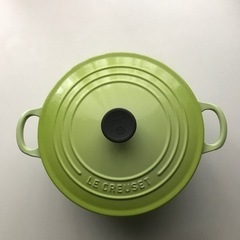 (値下げしました)Le Creuset ルクルーゼ ココットロンド 22cm フルーツグリーン 両手鍋 鋳物ホーロー 赤 フランス製の画像