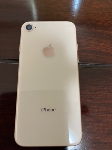 最終お値引きしましたiPhone8ゴールドused美品