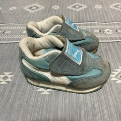 PUMA スニーカーの画像