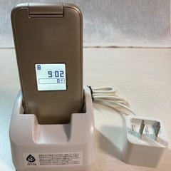 美品 DoCoMo らくらくホン F-02J 卓上ホルダ、純正ア...