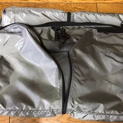 ビニル製スーツカバー(VICTORINOX™)の画像