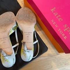 kate spade サンダル　&  TORY BURCH財布の画像