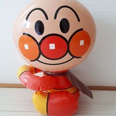 アンパンマン抱っこしてギュッ