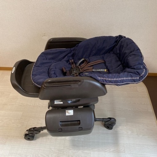 コンビ　自動ハイローチェア　ネムリラ　【取りに来てくれる方限定】