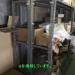 【スチール棚・無料】「引き取り時間を厳守できる方、連絡を密に出来る方」　に差し上げます。駐車スペースあります。居住区登録者に限ります。の画像