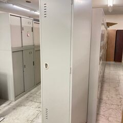 中古　NIKE　 掃除道具入れ　掃除用具入れ　掃除用具ロッカー　...