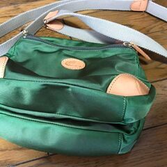 メンズ肩掛けバックの画像