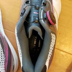 ★お取引中★【美品】TIGORA バドミントンシューズ 26.0cmの画像