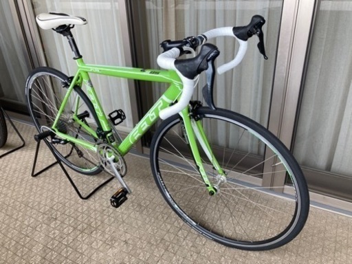 FELT  ロードバイク　現車確認可　横浜及び近隣へは無料お届け可