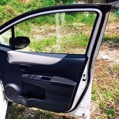 H.24(2012)年 トヨタ ヴィッツ 1000cc。AT 。車検無し。ナビ、ETC。 白 走行108,000kmの画像