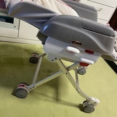 電動ハイローチェアCombiの画像