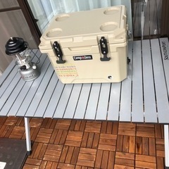 折り畳みテーブルの画像