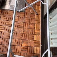 折り畳みテーブルの画像