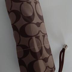 UVカット率99%  これからの季節に！
COACH コーチ UVカット シグネチャー ミニ アンブレラ
 晴雨兼用傘☂の画像