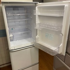【無料・美品】大型冷蔵庫　SHARP SJ-PW35W-S 350Lの画像