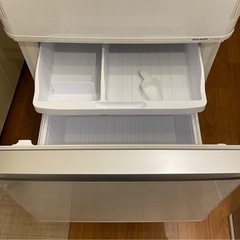 【無料・美品】大型冷蔵庫　SHARP SJ-PW35W-S 350Lの画像