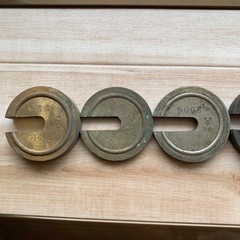 真鍮製はかりの画像